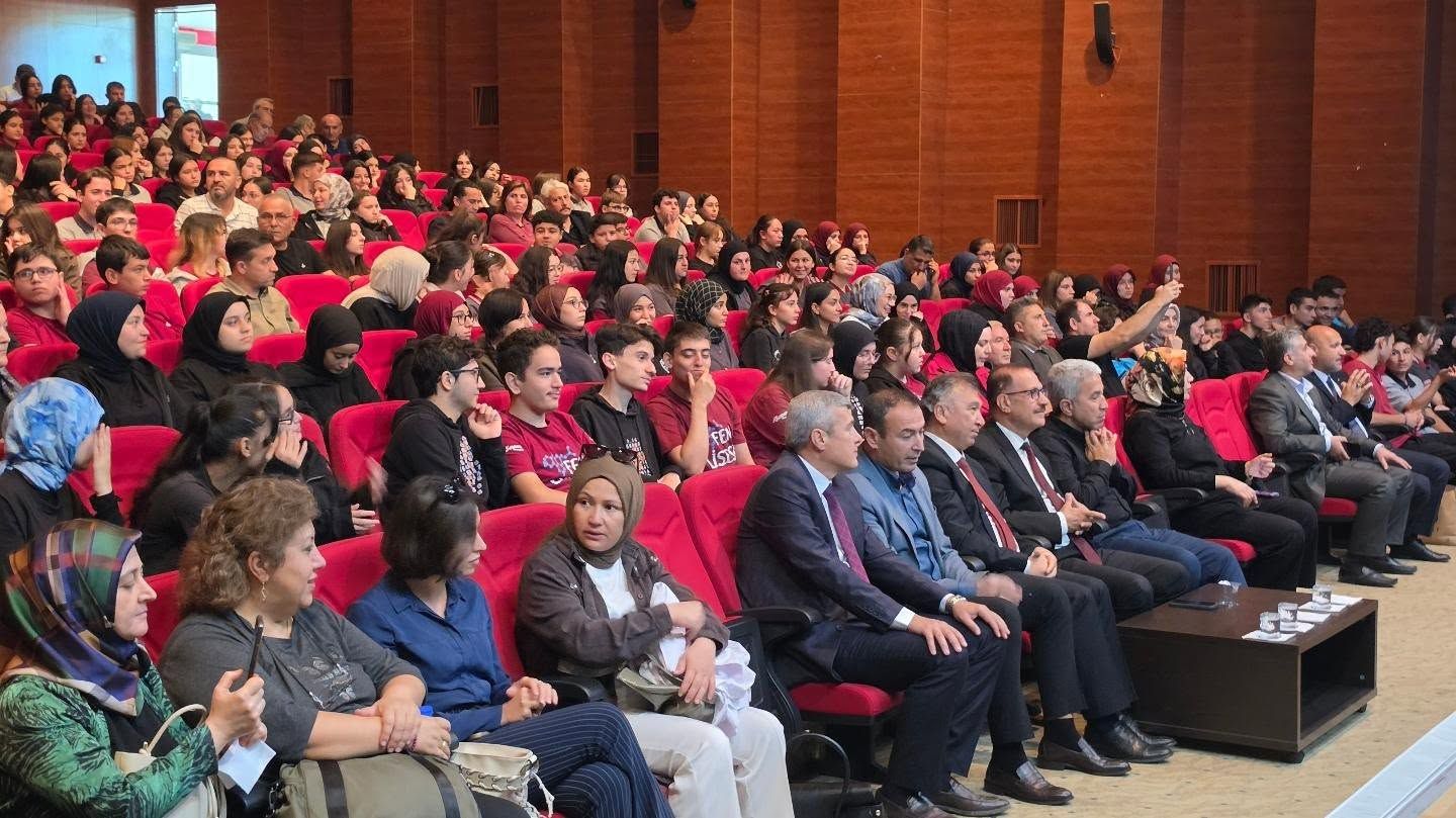 Osmaniye Kadirli'de Bilgi Yarışmasının Şampiyonu Belli Oldu9