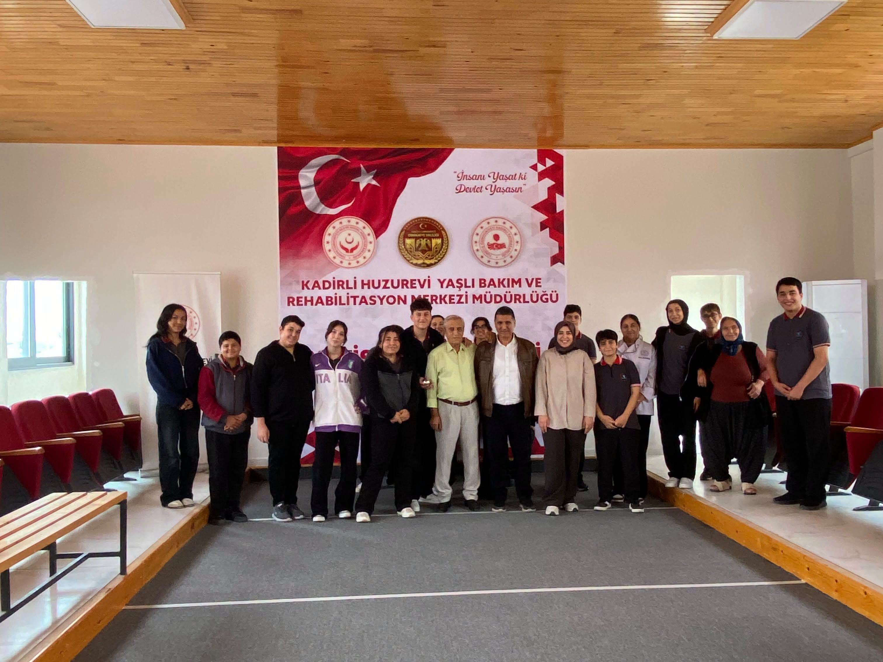 Osmaniye Kadirli’de Lise Öğrencilerinden Huzurevi Ziyareti1