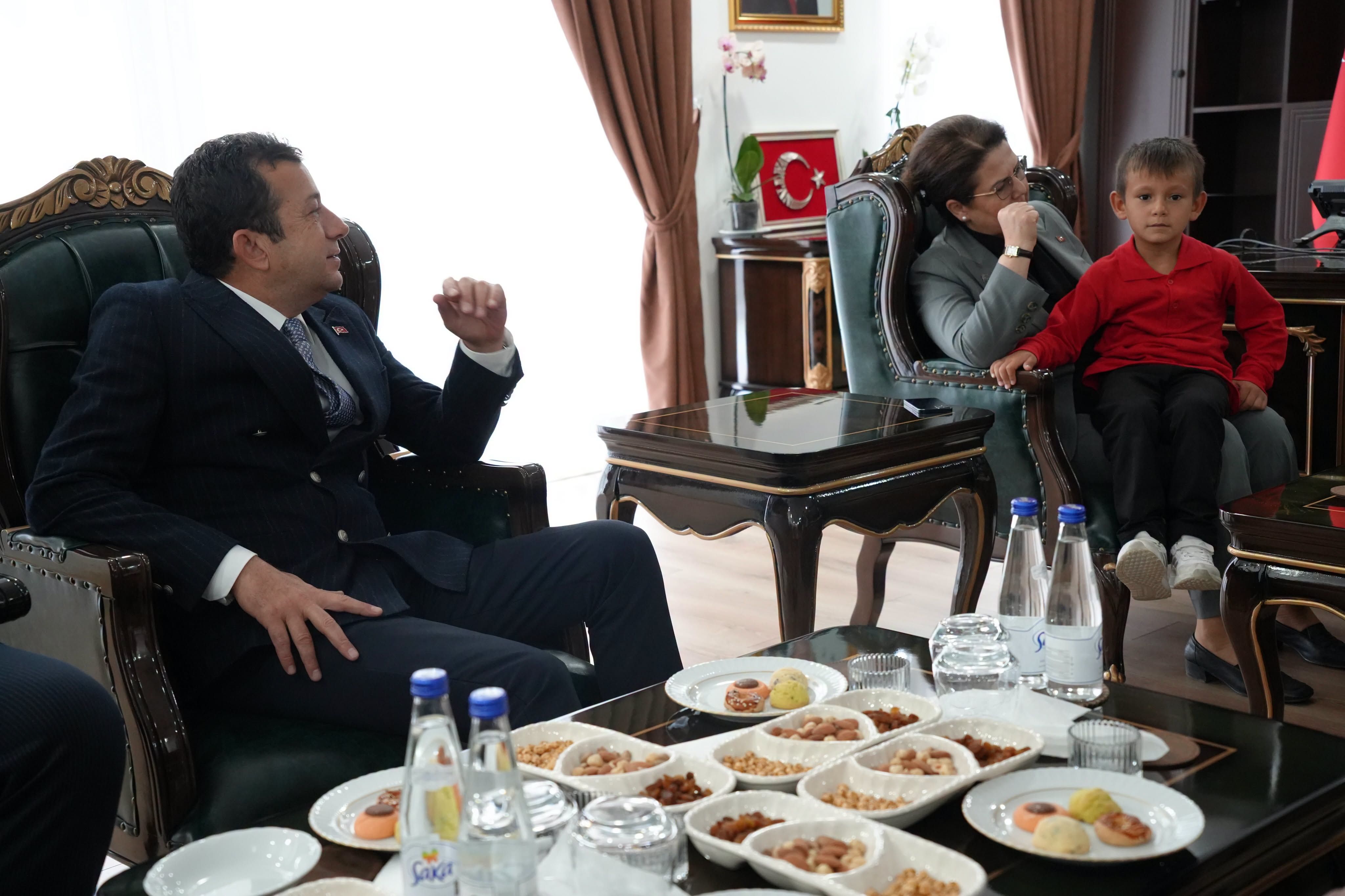 Osmaniye Milletvekili Derya Yanık Bahçe'yi Ziyaret Etti4