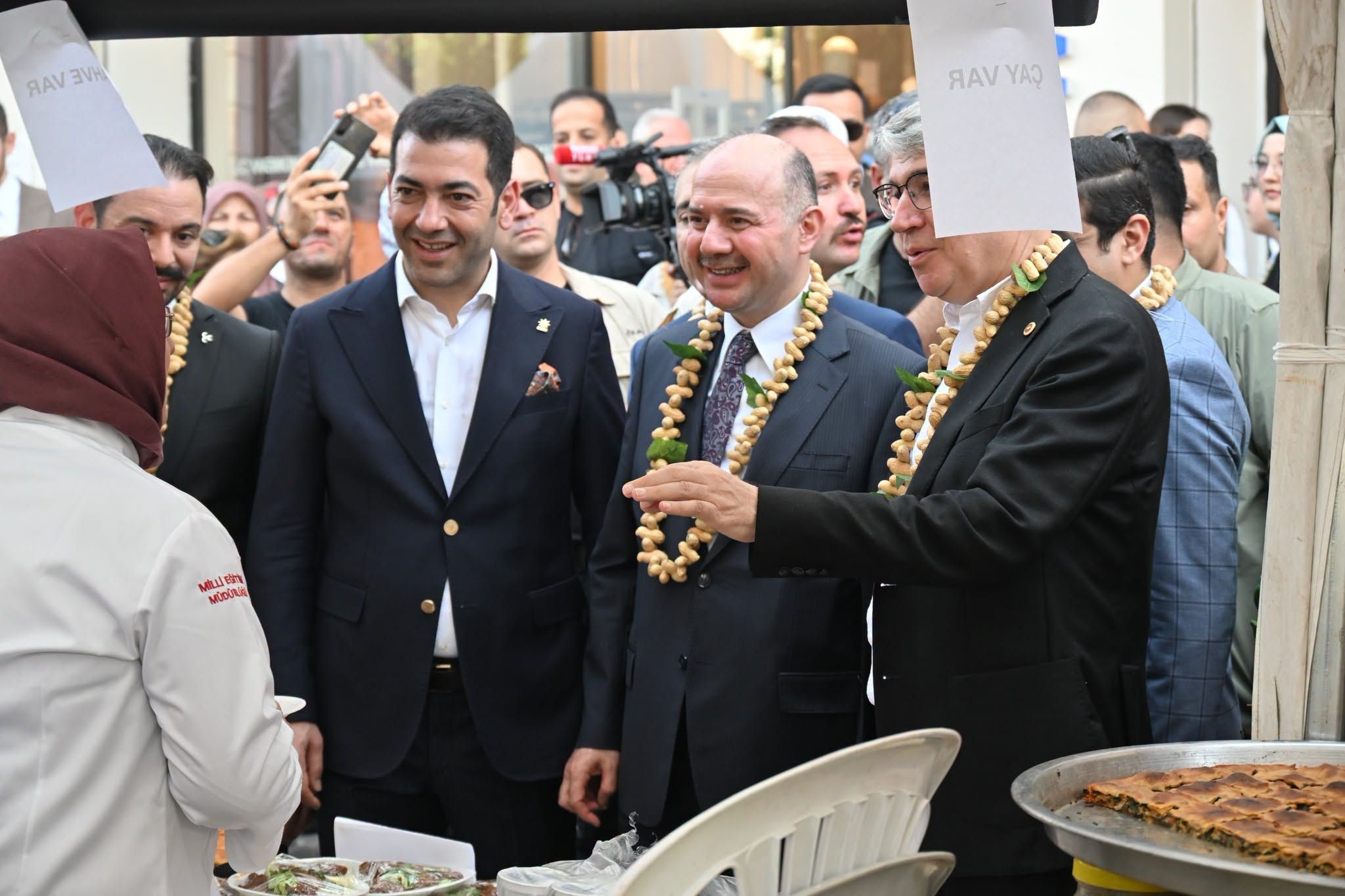 Osmaniye Valisi Serdengeçti Fıstıkfest'te Halkla Buluştu2