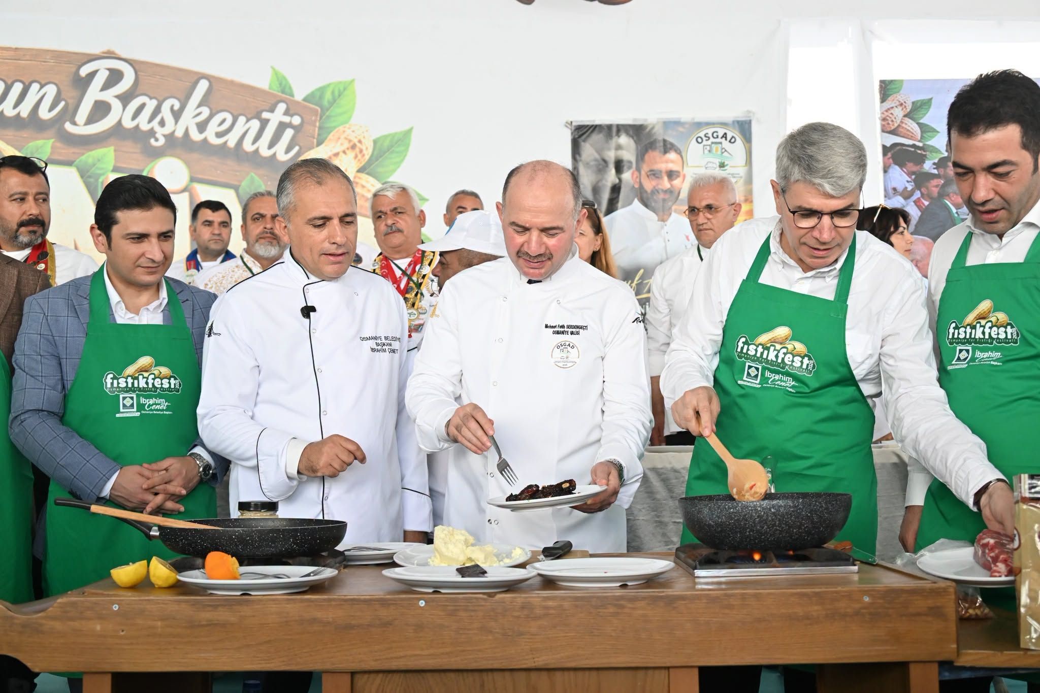 Osmaniye Valisi Serdengeçti Fıstıkfest'te Halkla Buluştu8