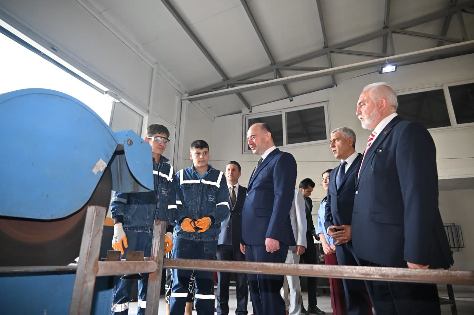 Osmaniye Valisi Serdengeçti'den Meslek Lisesi Ziyareti1