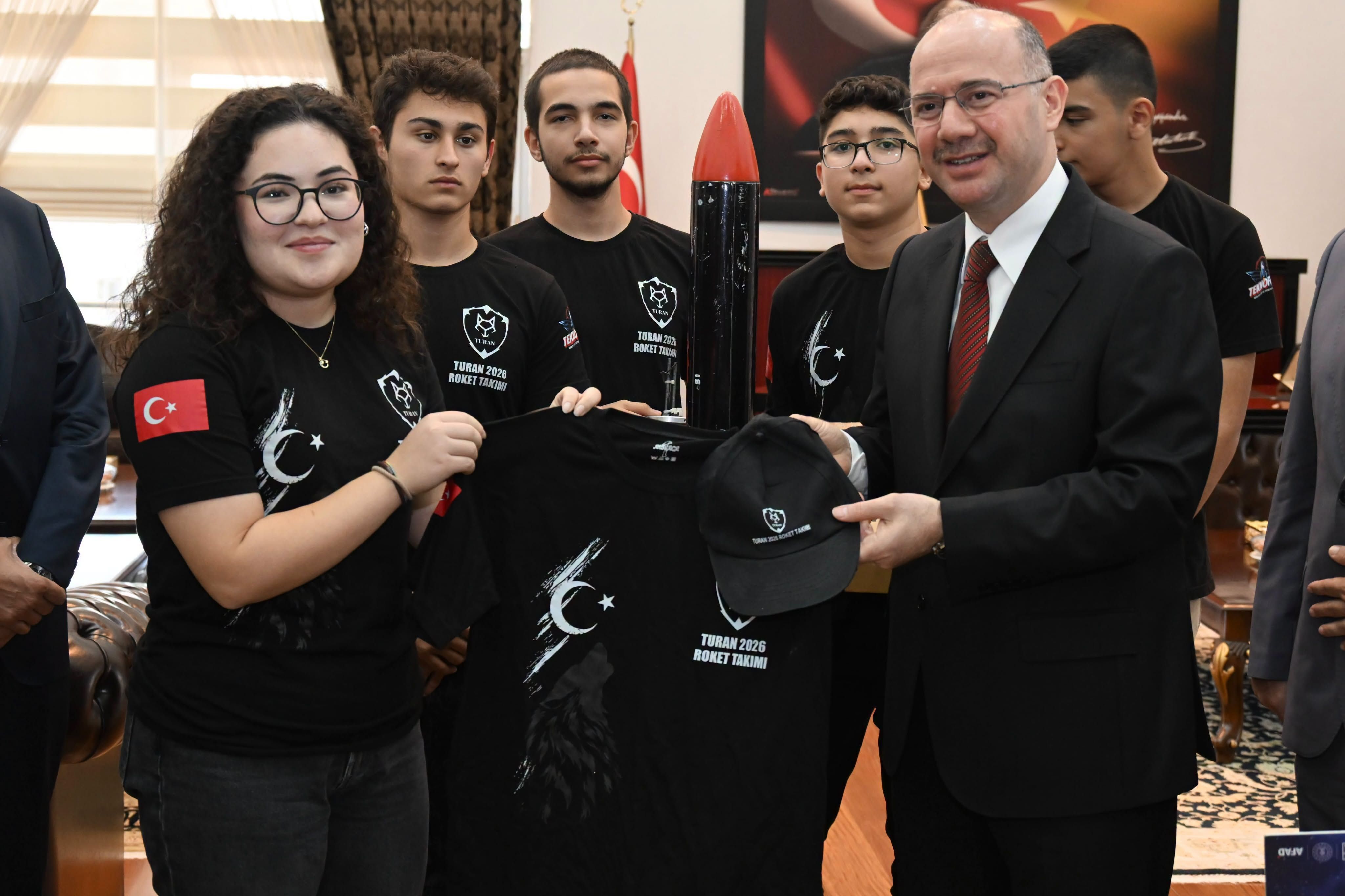 Osmaniye Valisi Teknofest'in Başarılı Gençlerini Ağırladı3