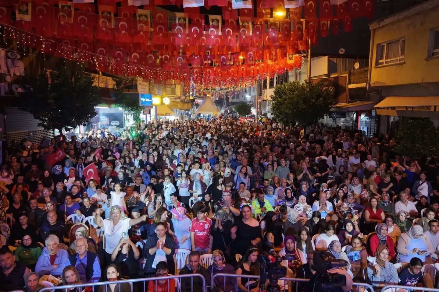 Osmaniye'de Ahmet Selçuk İlkan'dan Şiir Ve Müzik Ziyafeti (5)