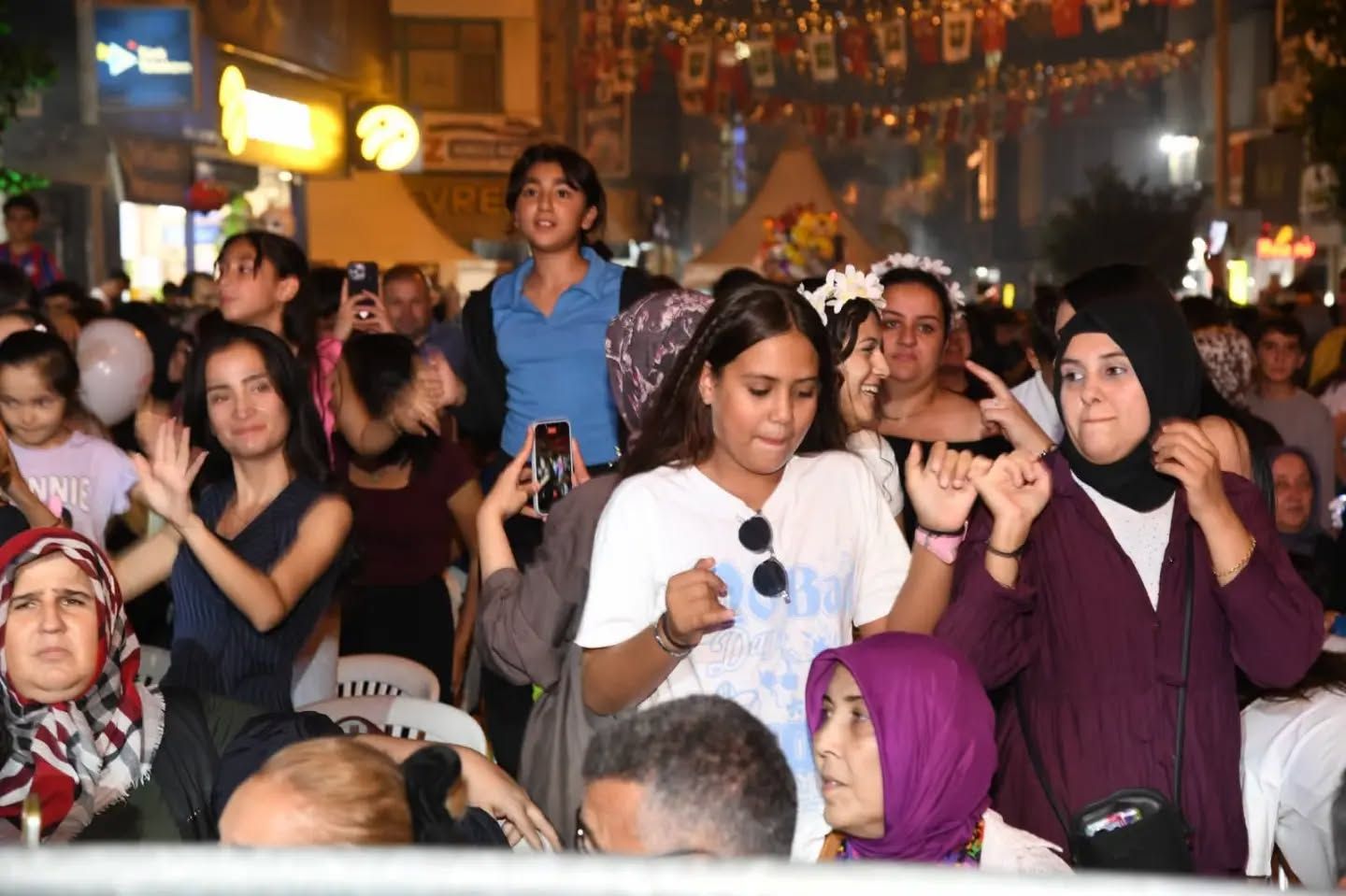 Osmaniye'de Ahmet Selçuk İlkan'dan Şiir Ve Müzik Ziyafeti (6)