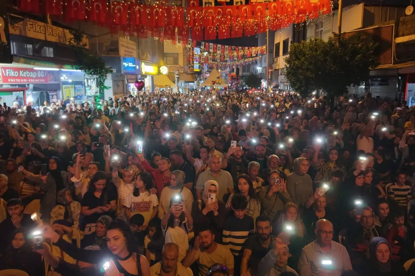 Osmaniye'de Ahmet Selçuk İlkan'dan Şiir Ve Müzik Ziyafeti (9)
