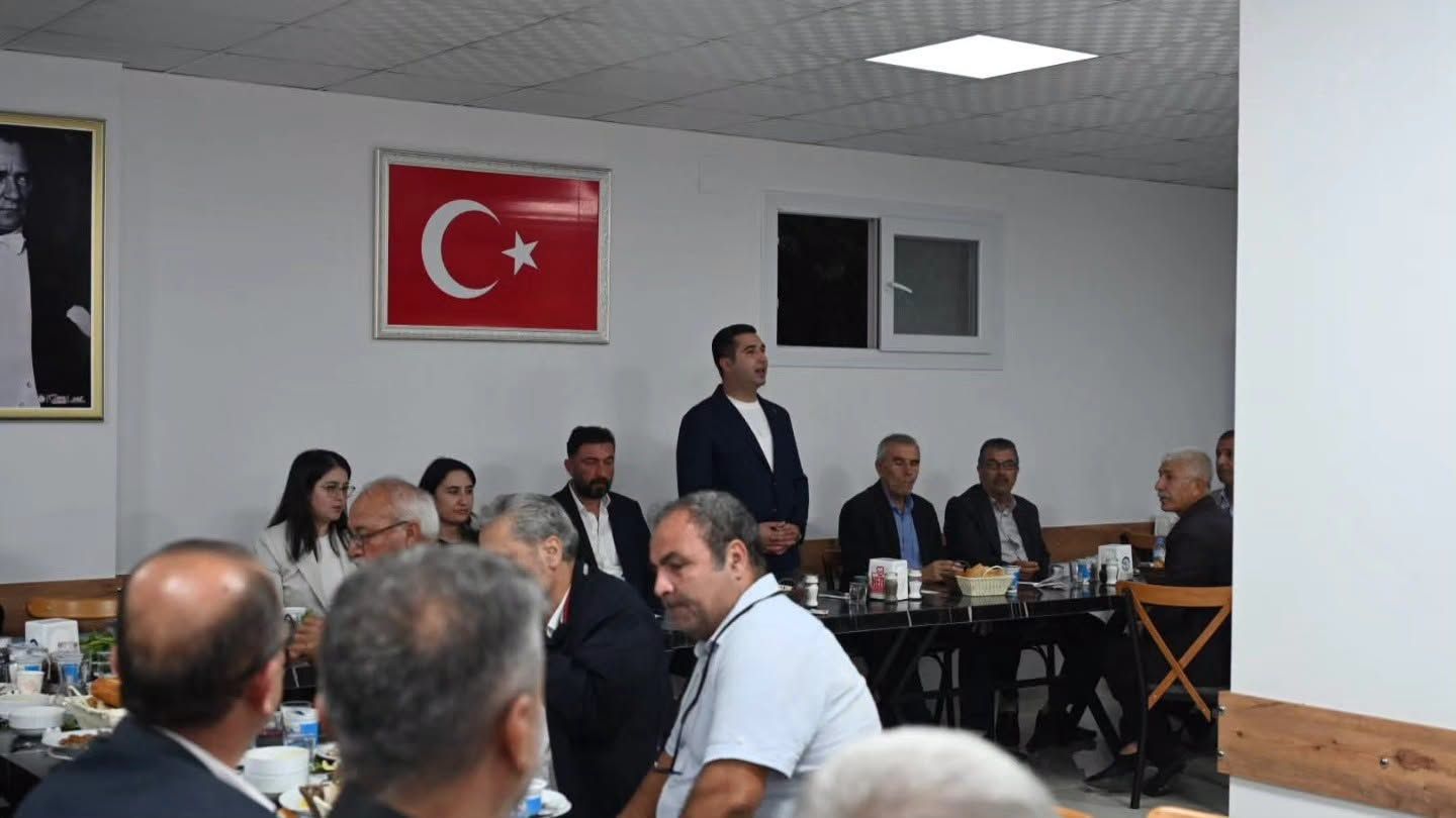 Osmaniye'de Başkan Olcar Muhtarlarla Aynı Sofrada2