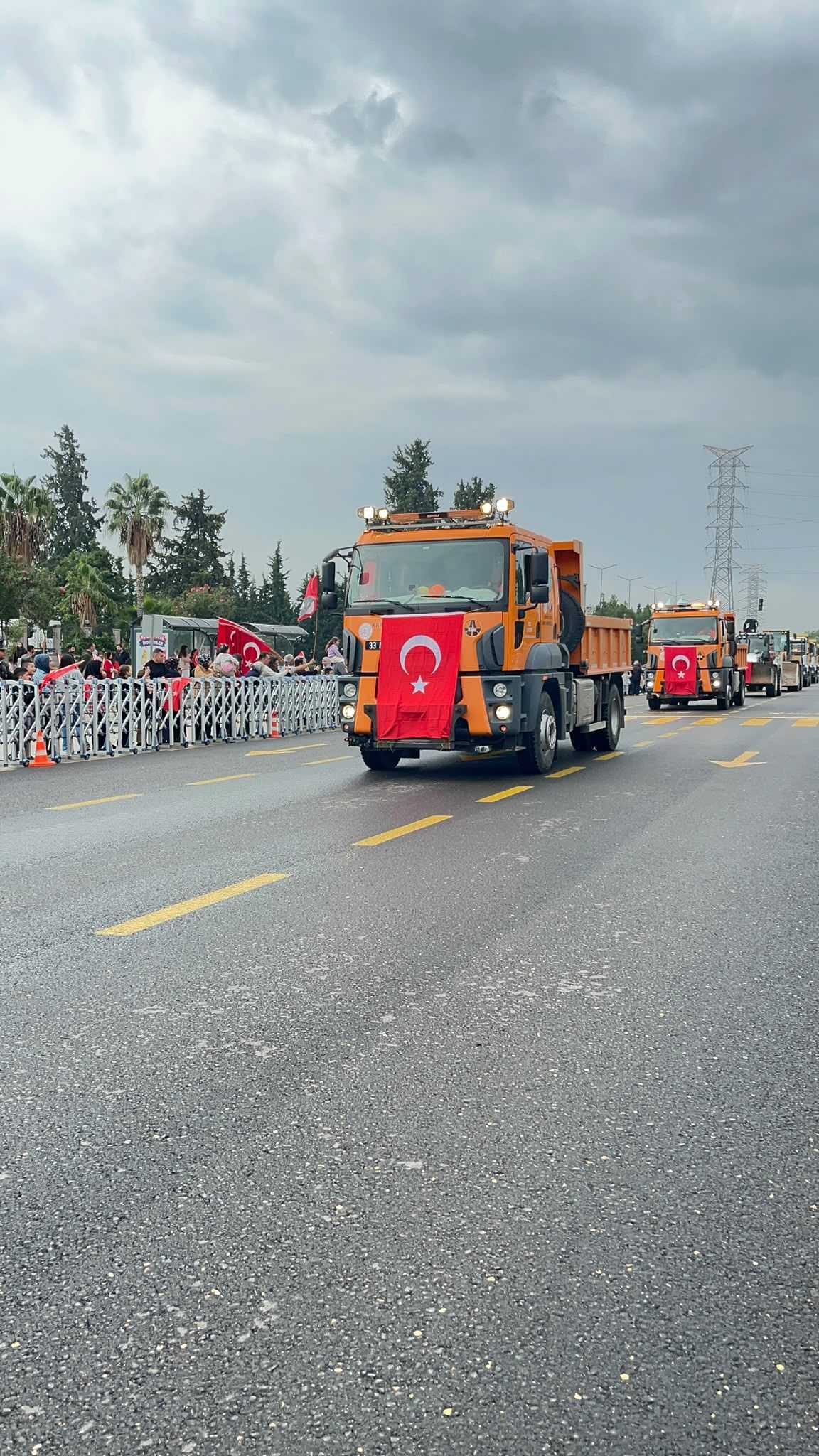 Osmaniye’de Cumhuriyet Bayramı’nda Araçlı Geçit Coşkusu (7)