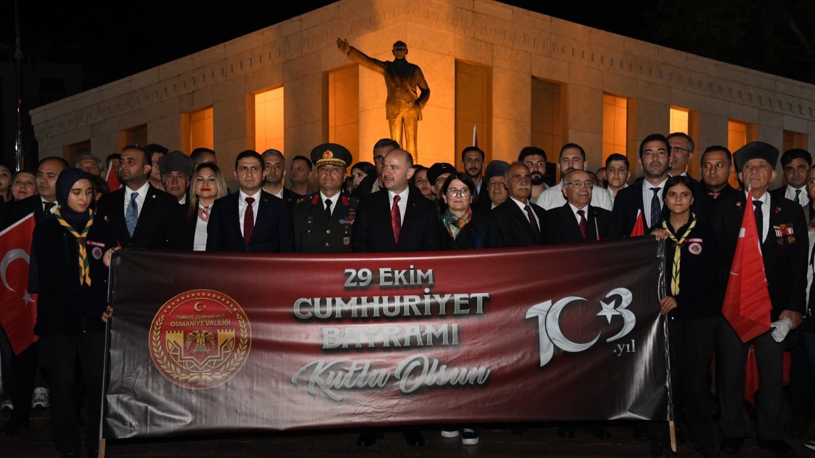 Osmaniye’de Cumhuriyet Coşkusu Fener Alayıyla Taçlandı (2)