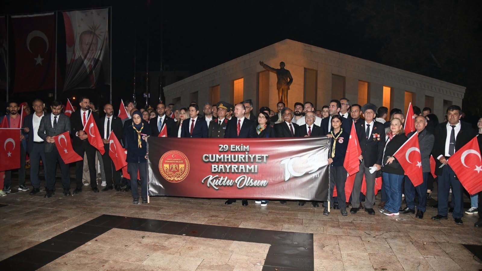 Osmaniye’de Cumhuriyet Coşkusu Fener Alayıyla Taçlandı (6)