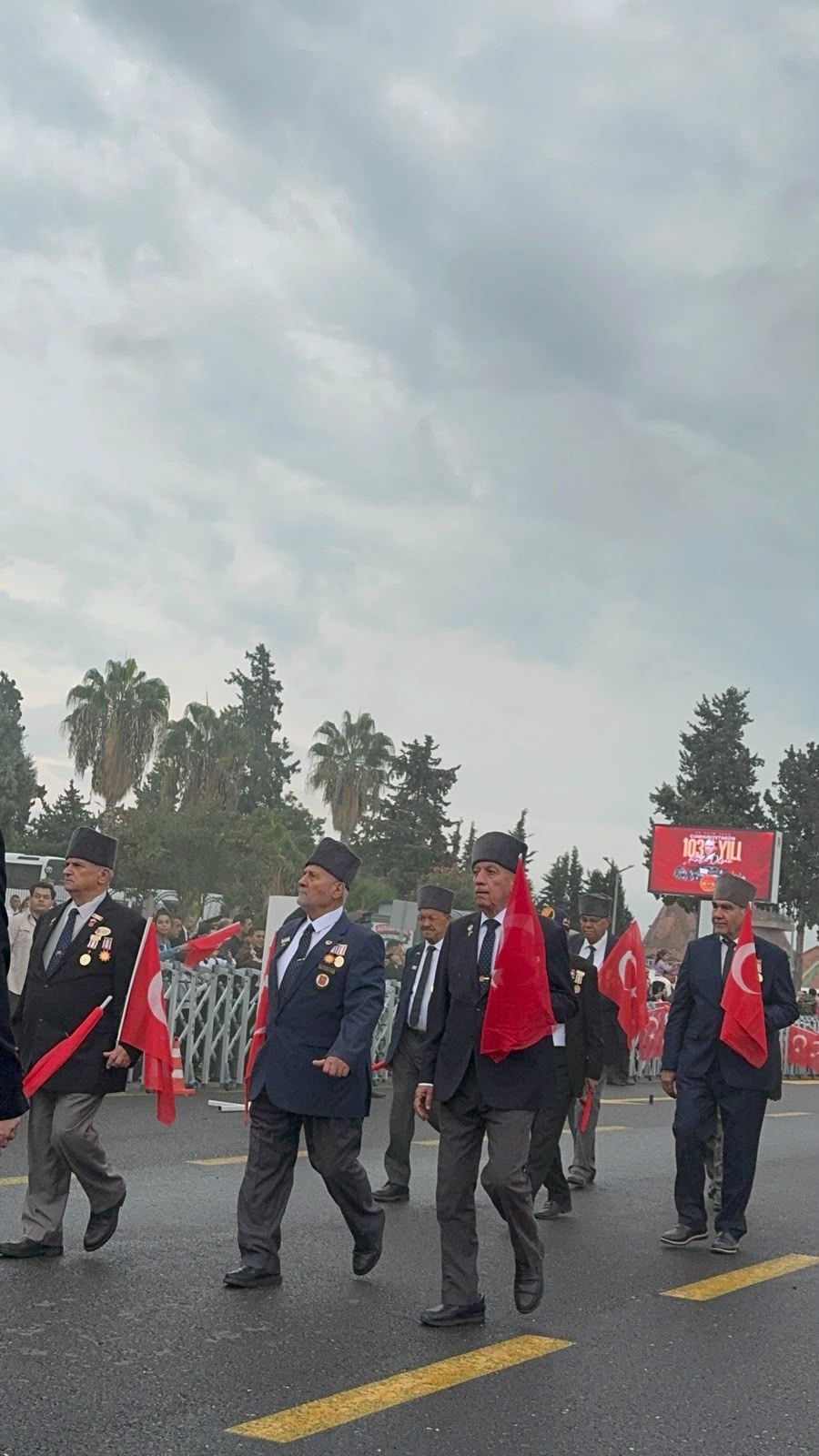 Osmaniye’de Gazilerden Anlamlı Cumhuriyet Yürüyüşü (1)