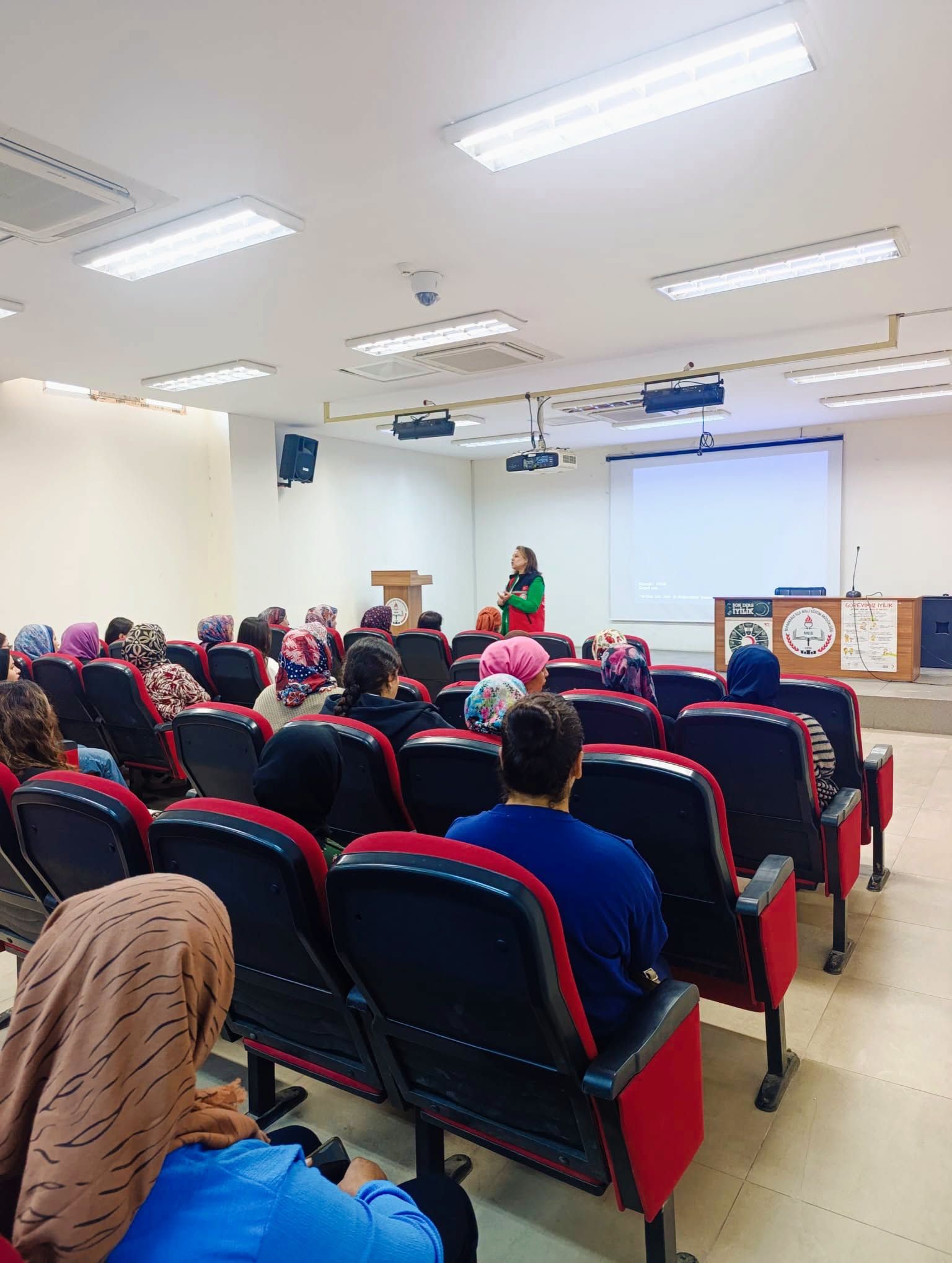 Osmaniye'de İup Çalışanlarına Sosyal Hizmet Bilgilendirmesi3