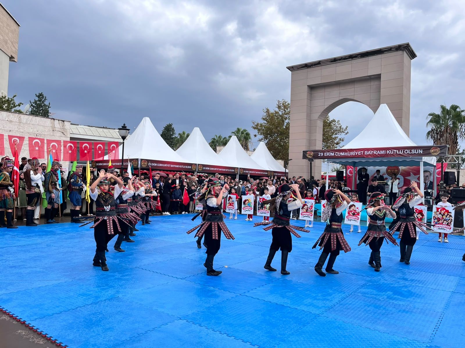 Osmaniye’de Kartal Dansı Cumhuriyet Coşkusuna Damga Vurdu (3)
