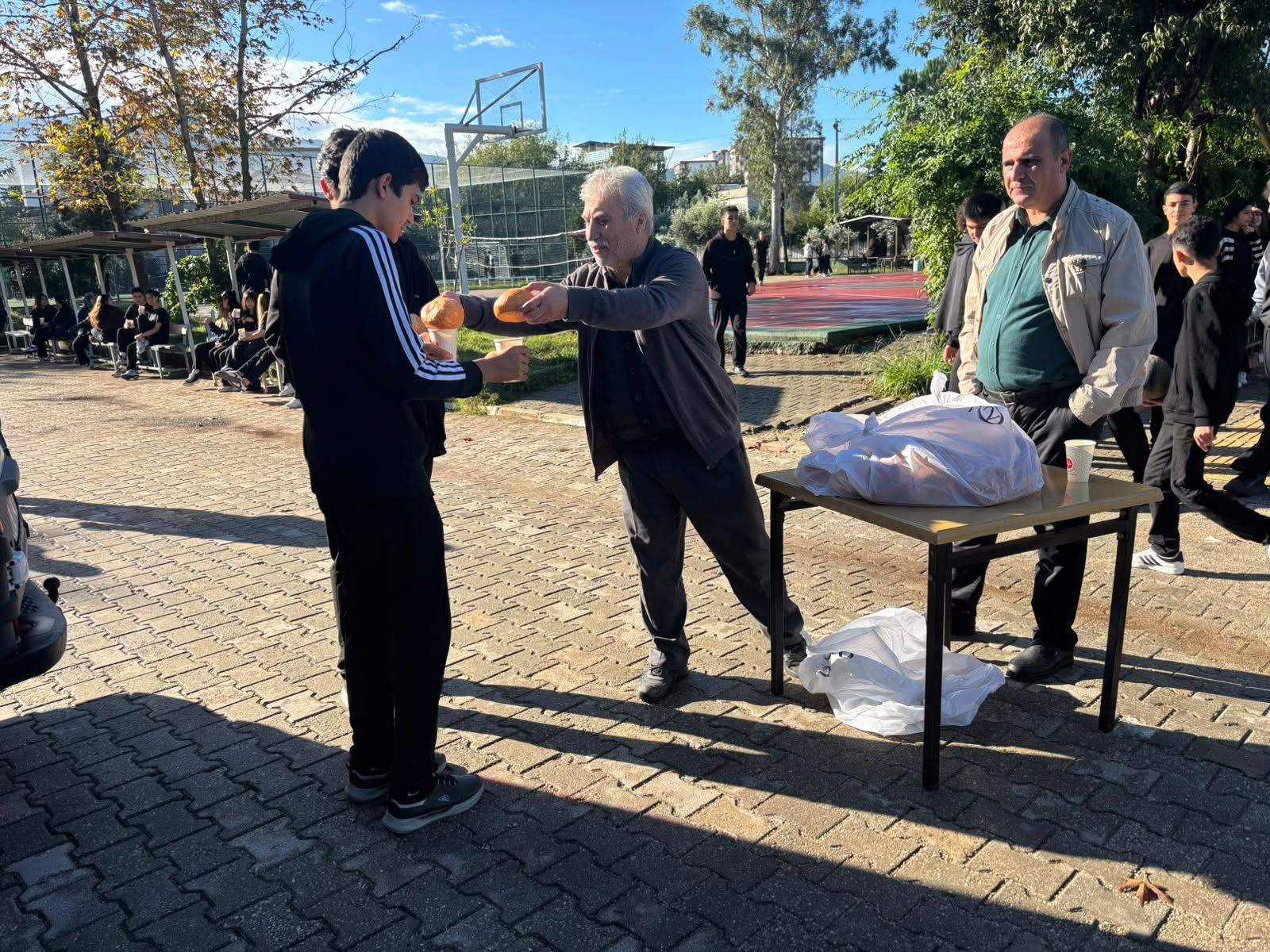 Osmaniye'de Lise Öğrencilerine Sıcak Çorba İkramı4