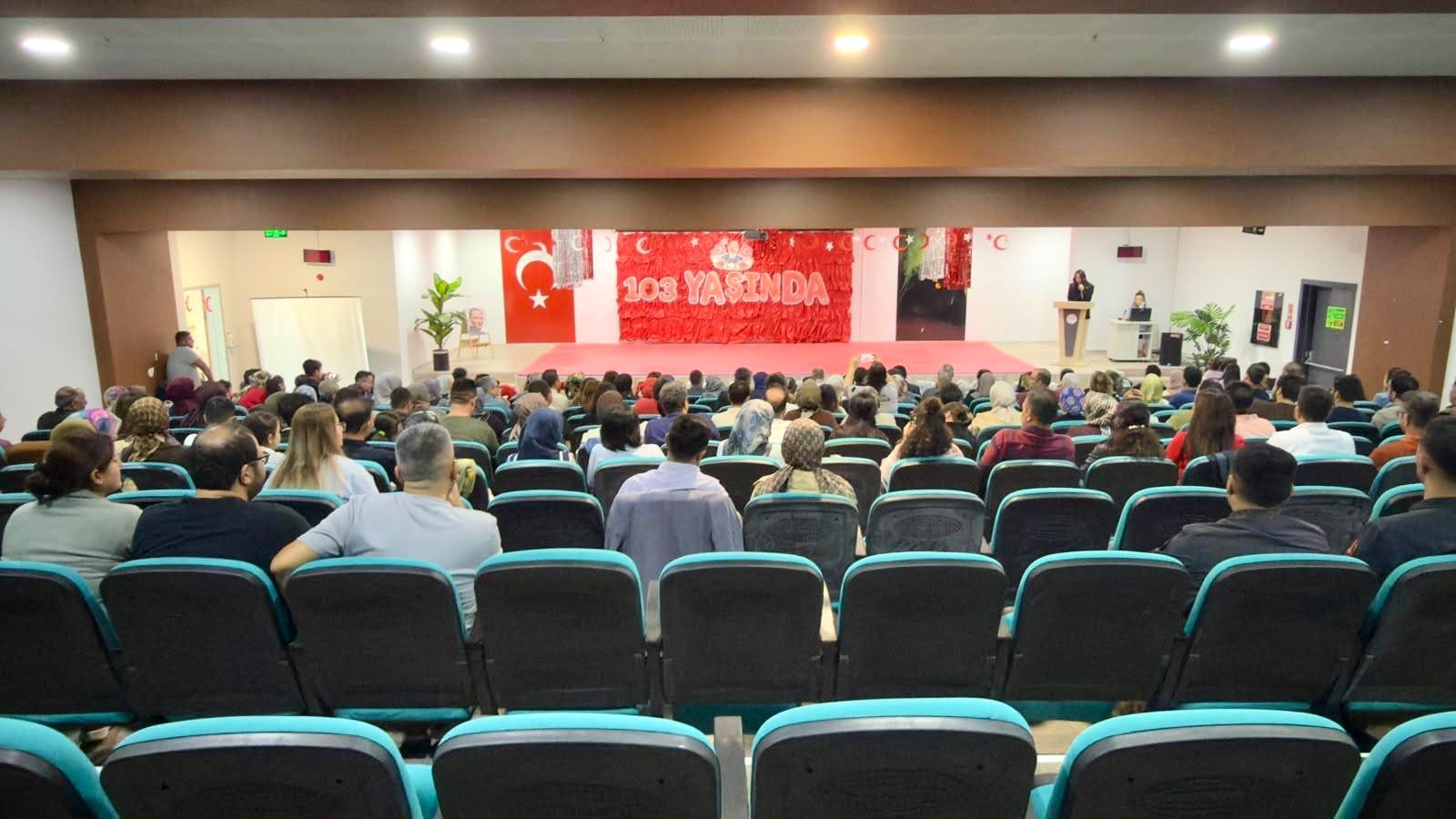 Osmaniye'de Miniklerden Cumhuriyet Bayramı Gösterisi2