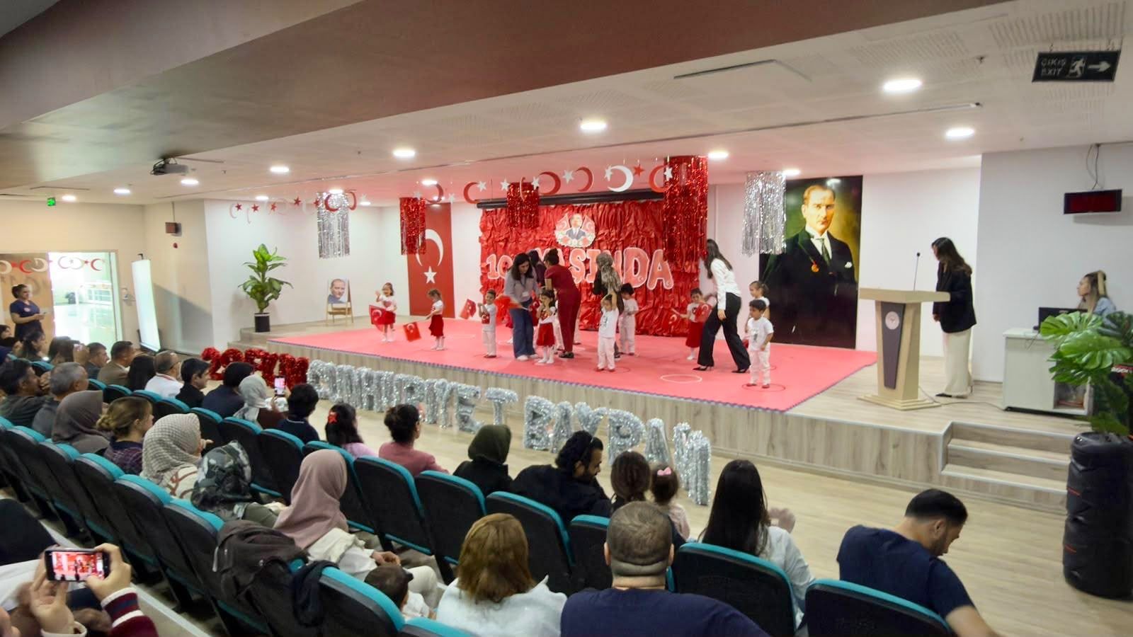 Osmaniye'de Miniklerden Cumhuriyet Bayramı Gösterisi3