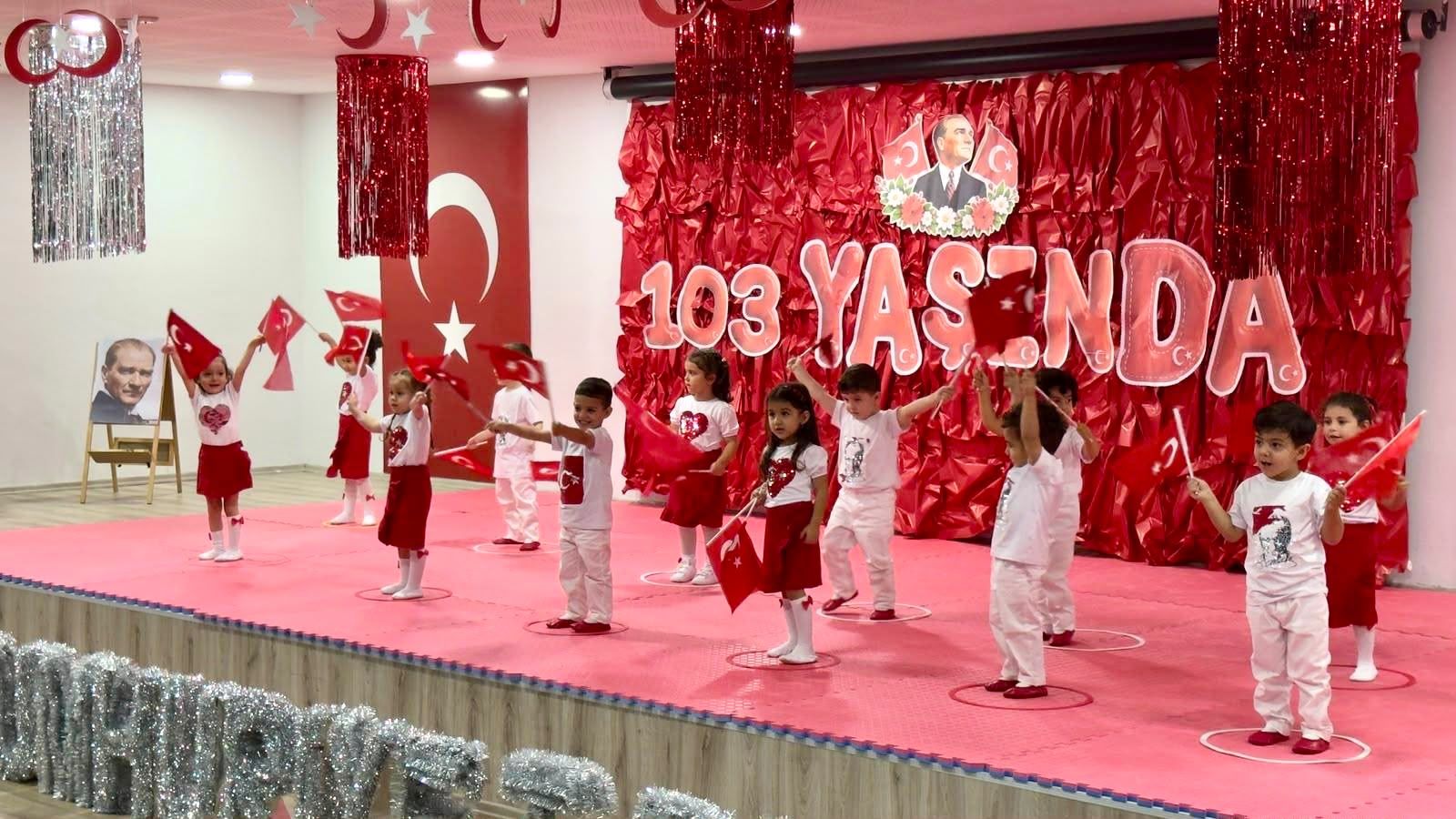Osmaniye'de Miniklerden Cumhuriyet Bayramı Gösterisi4