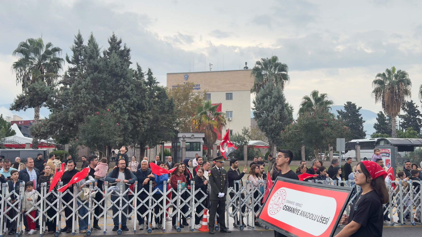 Osmaniye’de Öğrencilerden Bayraklı Cumhuriyet Geçidi (2)