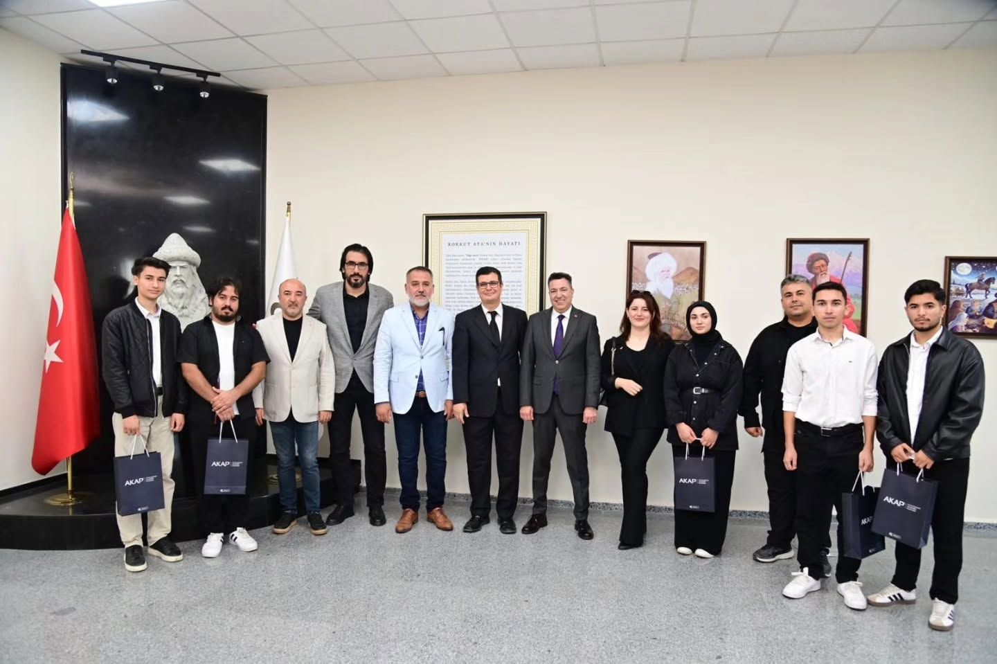Osmaniye’de Rektör Turgay Uzun’dan Birincilere Hediye4