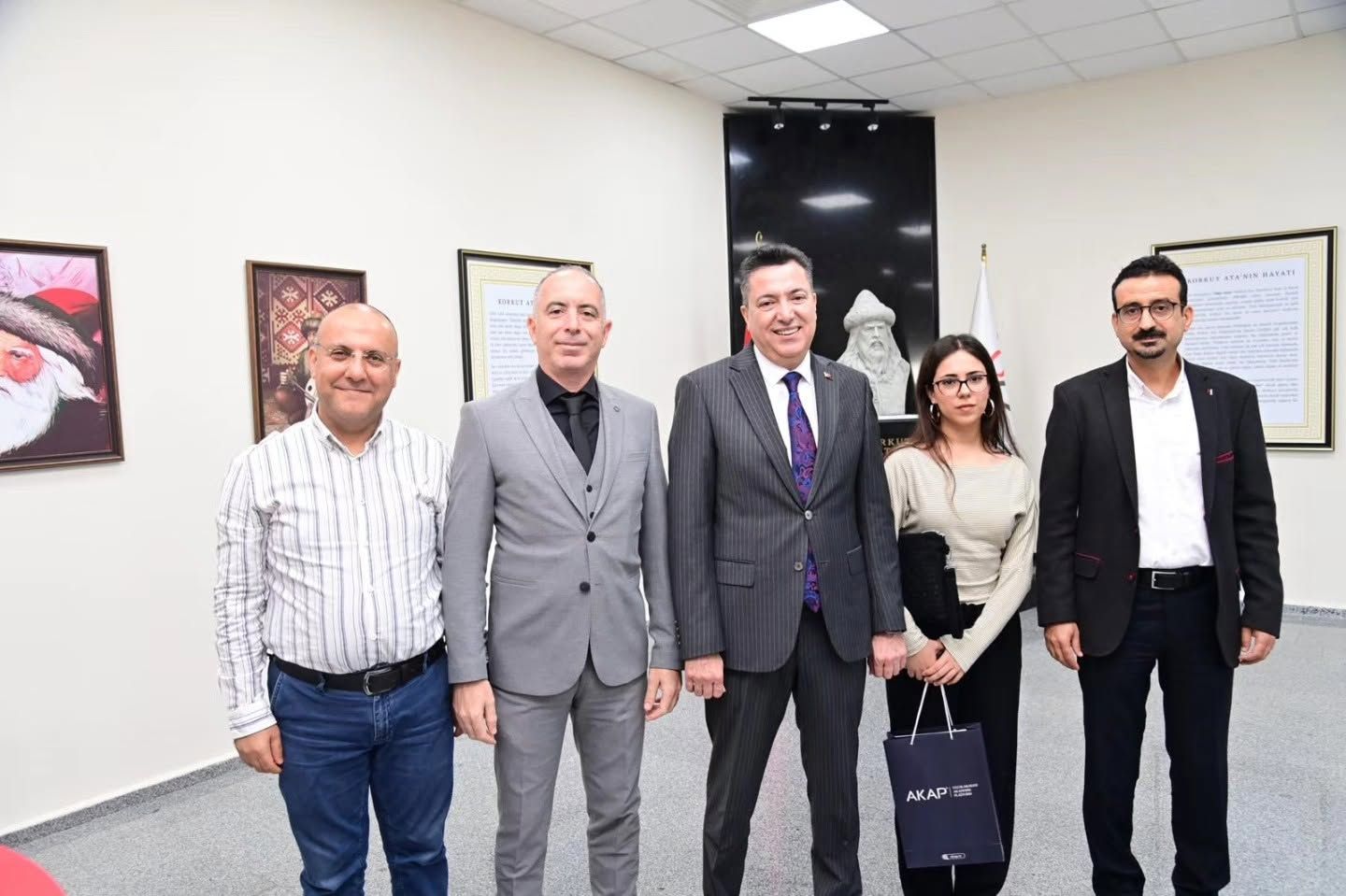 Osmaniye’de Rektör Turgay Uzun’dan Birincilere Hediye5