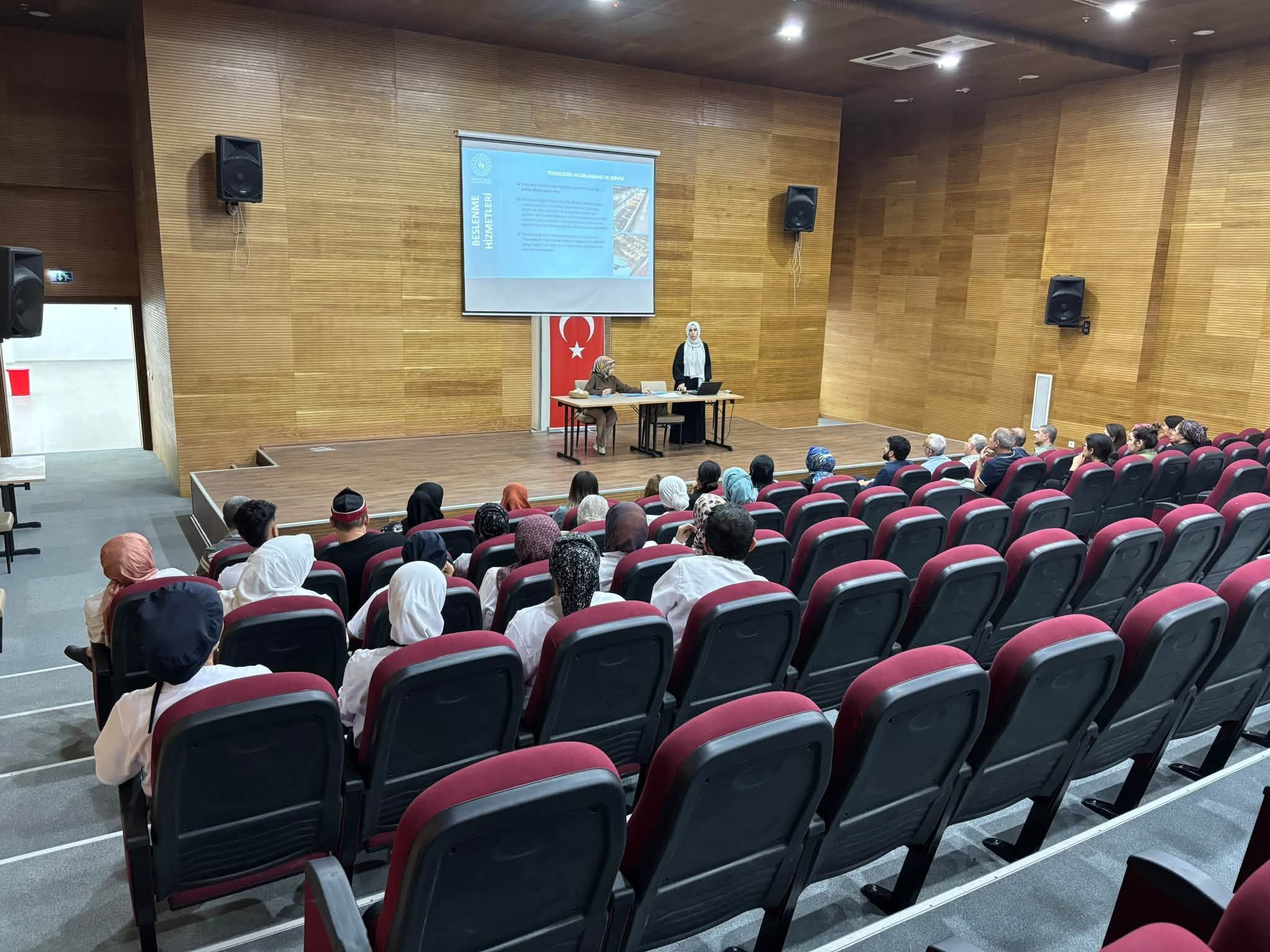 Osmaniye'de Yurt Kantinlerine Beslenme Eğitimi3