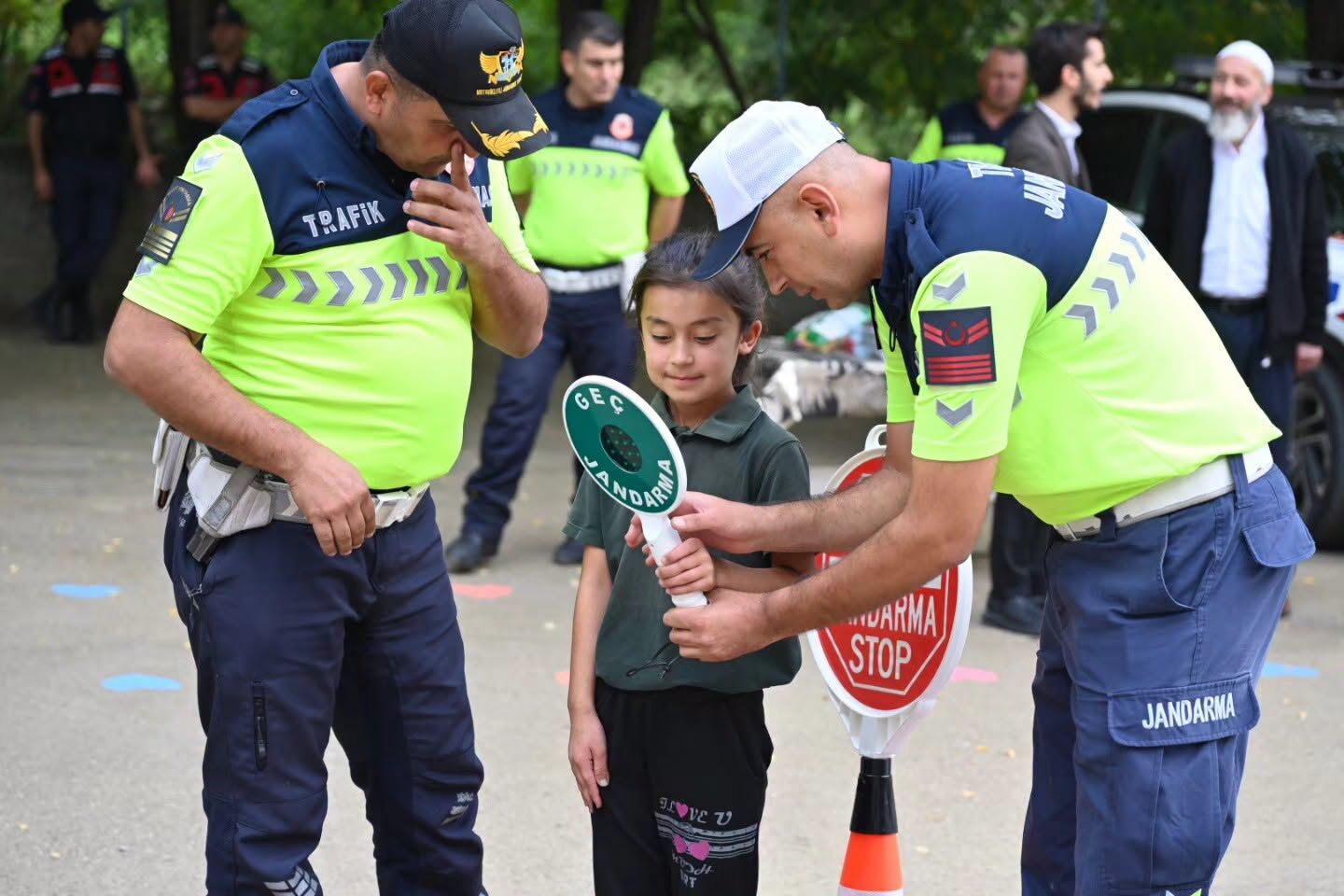 Sumbas’ta “Bir Tebessüme Değer” Ile Öğrenciler Sevindi5