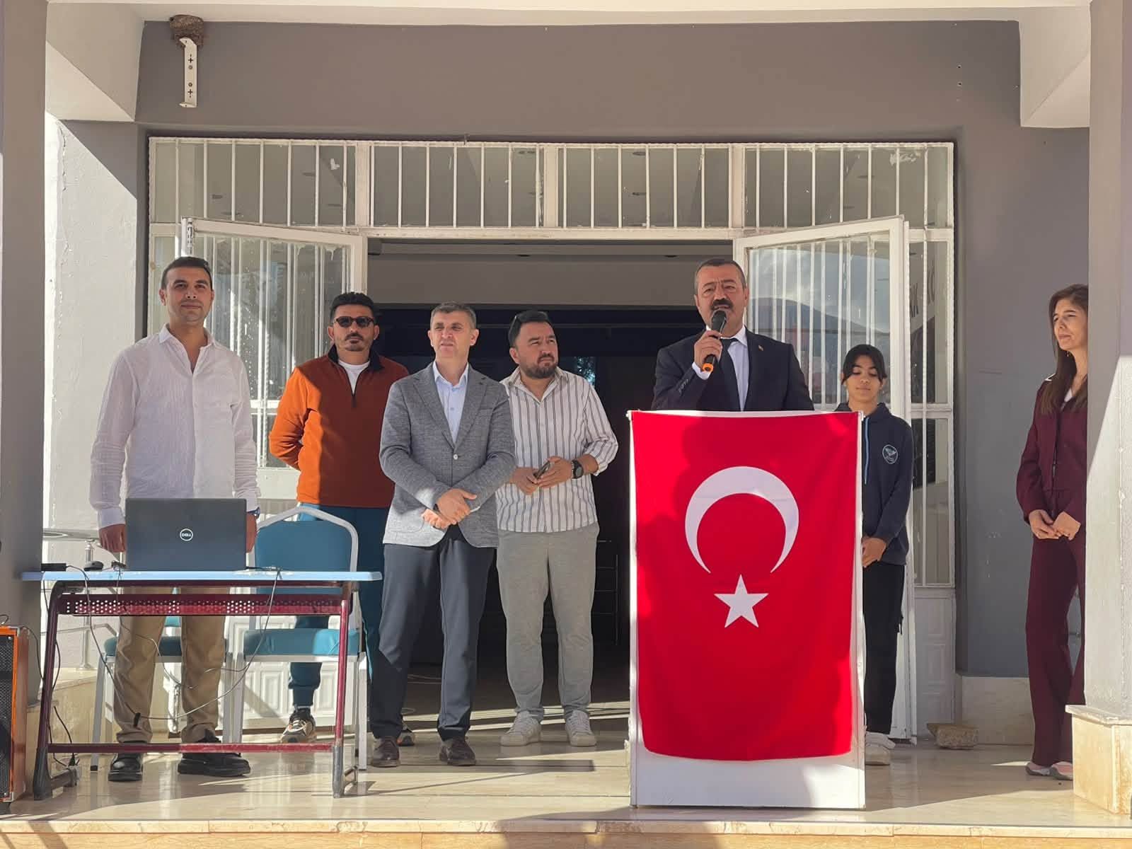 Yarbaşı’nda Cumhuriyet Coşkusu Aksoy’dan Öğrencilere Ödül (1)