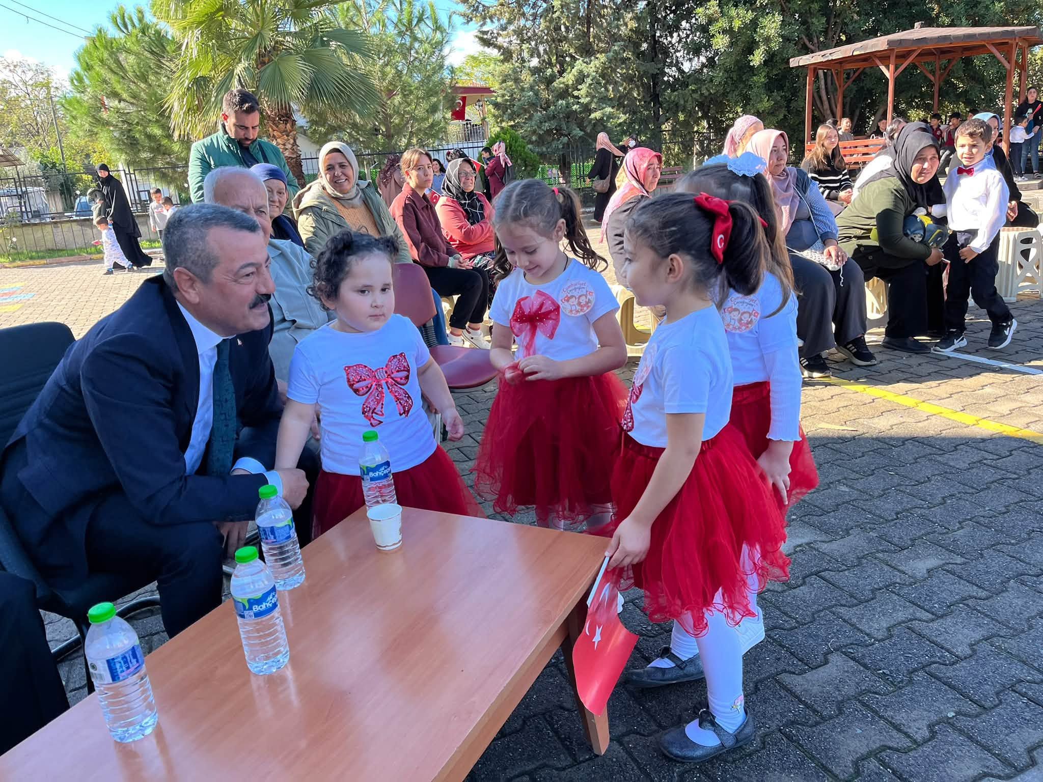 Yarbaşı’nda Cumhuriyet Coşkusu Aksoy’dan Öğrencilere Ödül (5)