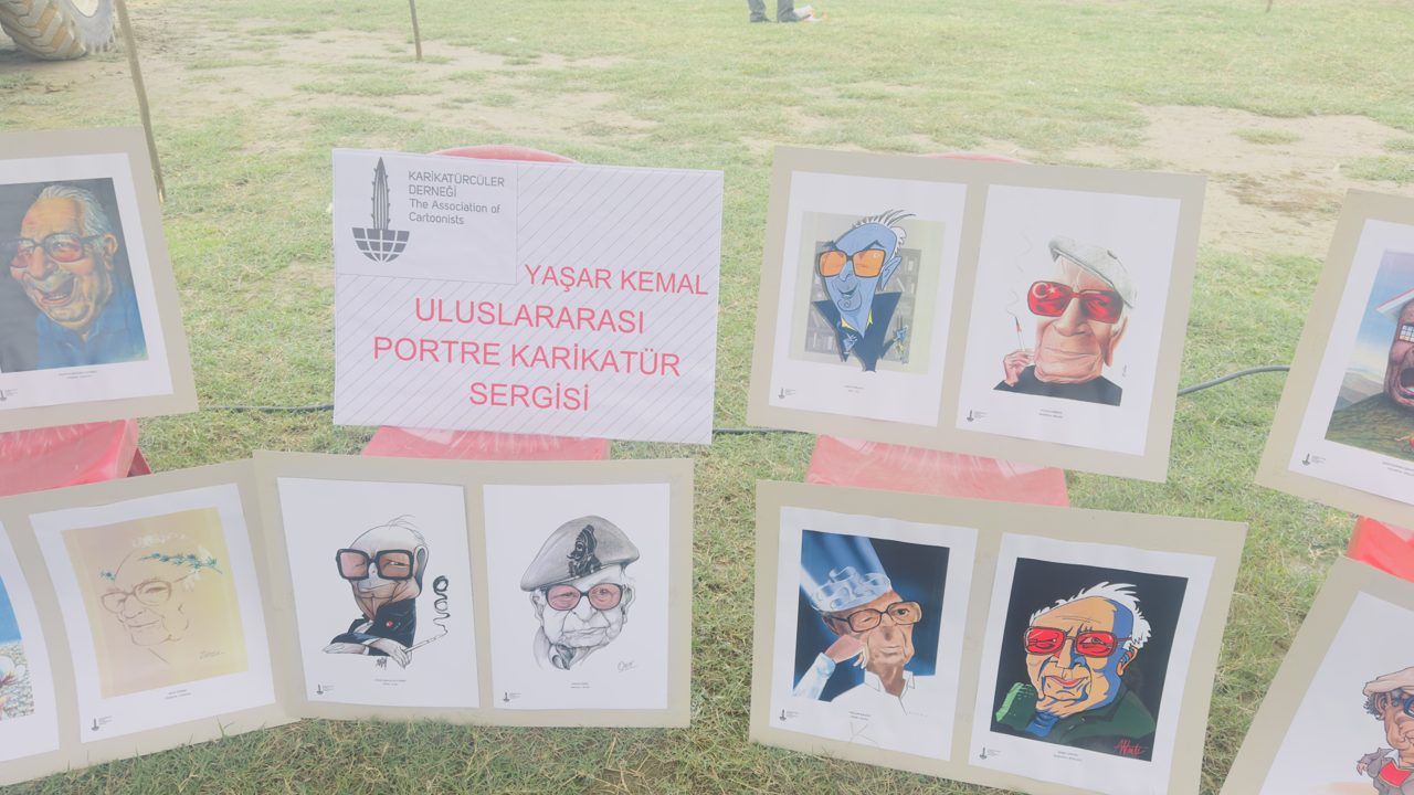 Yaşar Kemal karikatürlerinin sergilendiği bölüm