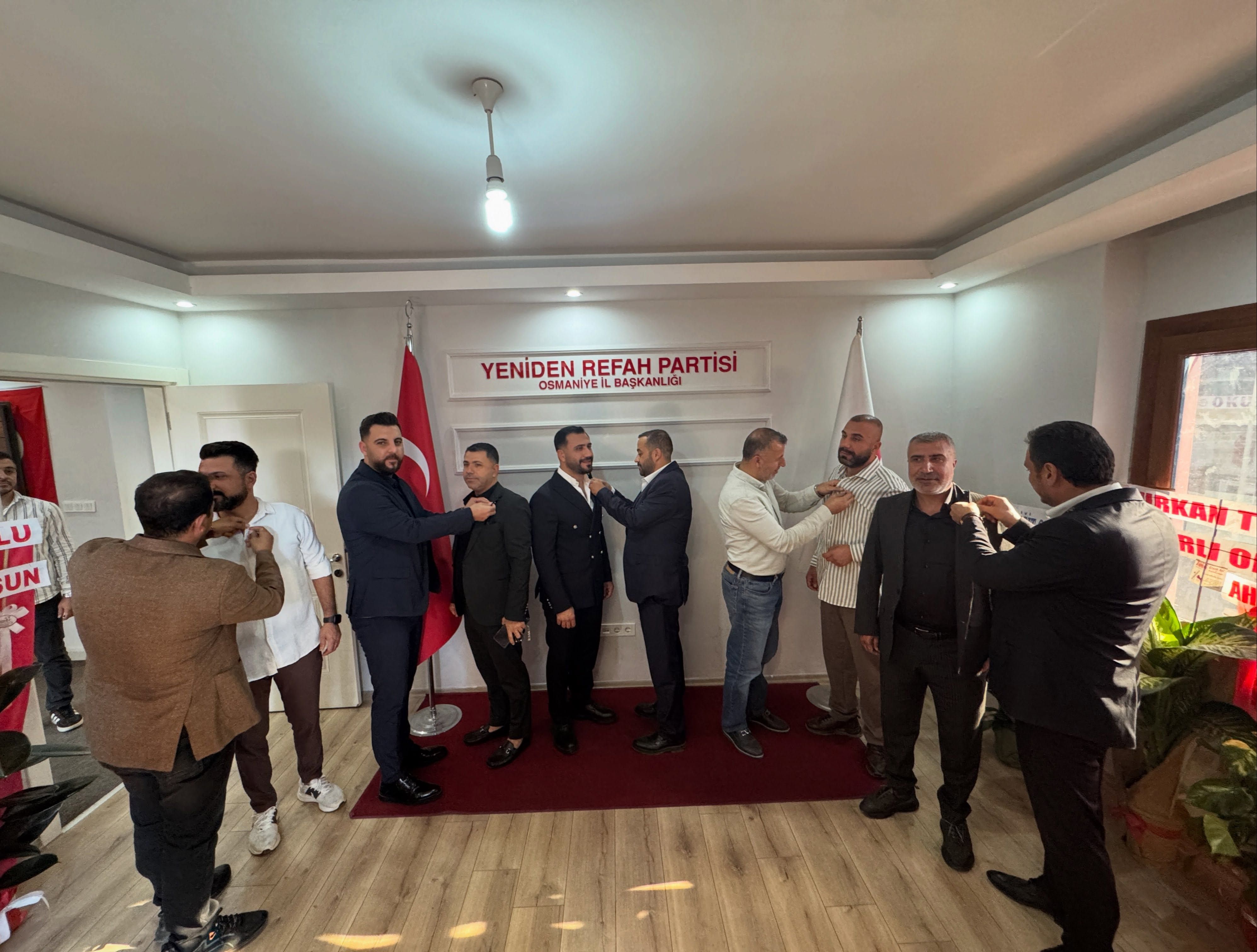 Yeniden Refah Partisi Osmaniye'de Ülger Ailesine Rozet (3)